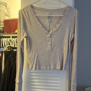 Cropped long sleeve top